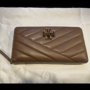 Kia Chevron Wallet Tory Burch